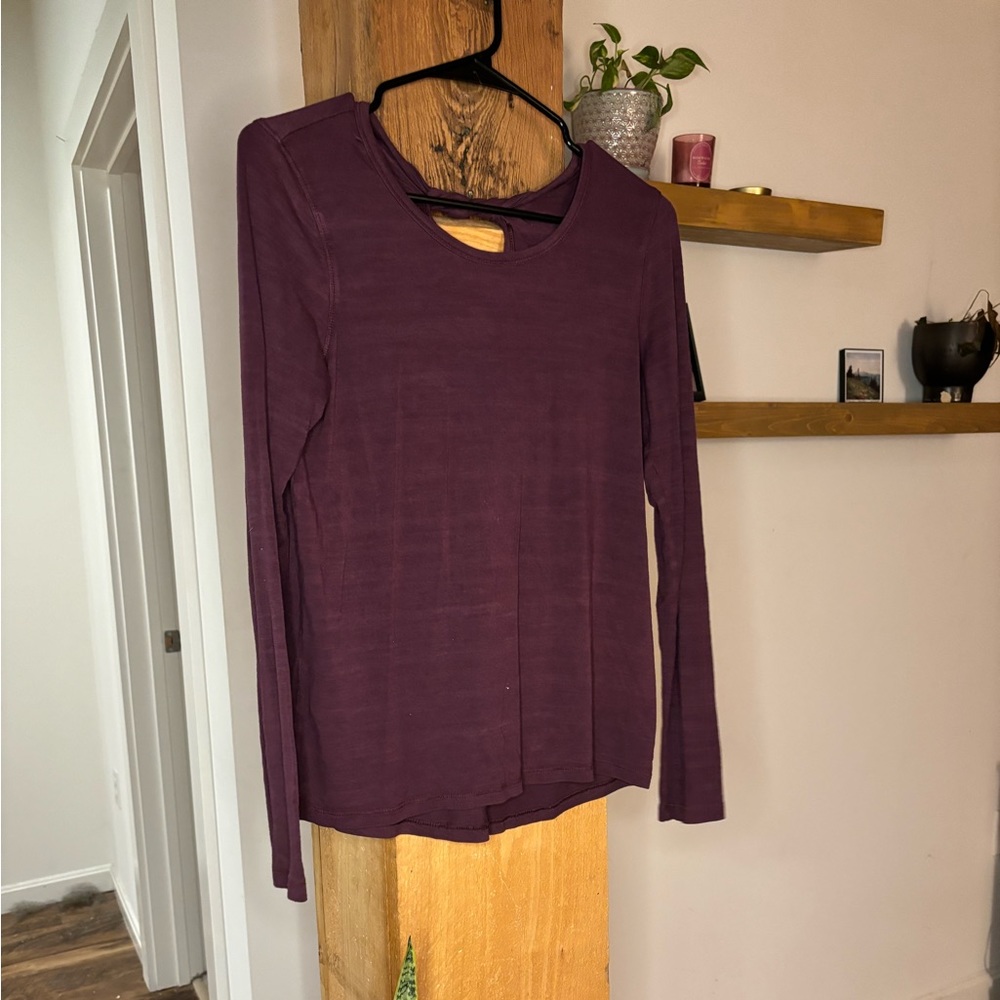 Open back workout casual long sleeve shirt from Old Navy